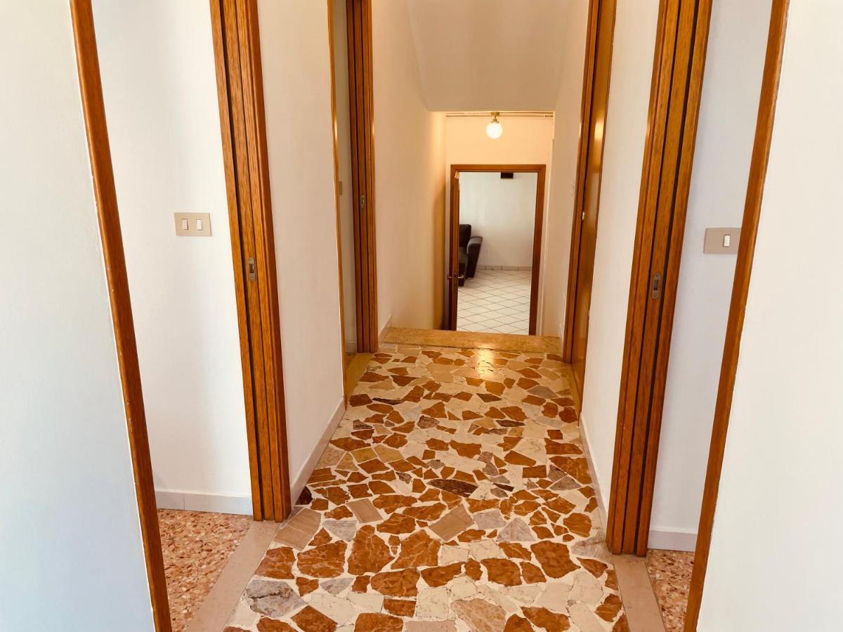 Family Apartment Piazza Milano - Jesolo Ngoại thất bức ảnh