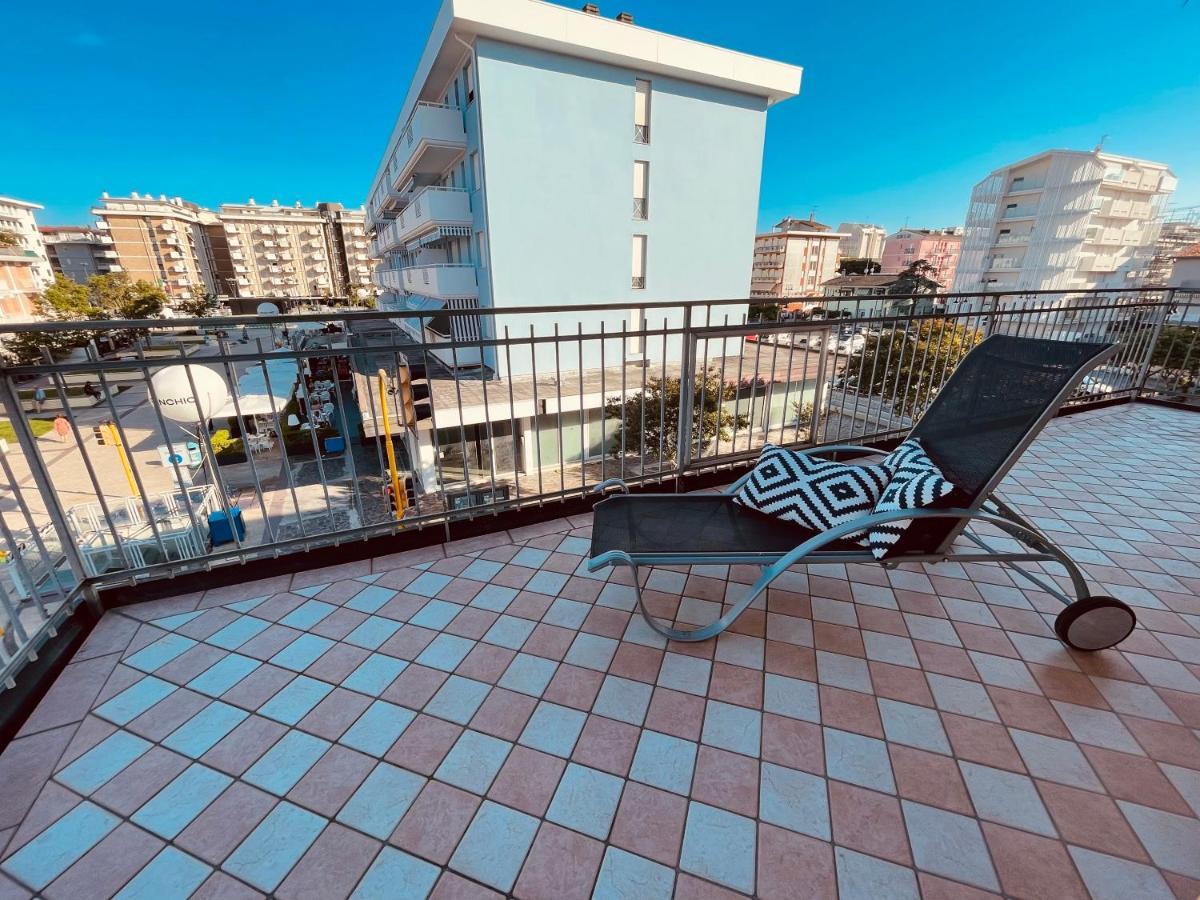 Family Apartment Piazza Milano - Jesolo Ngoại thất bức ảnh