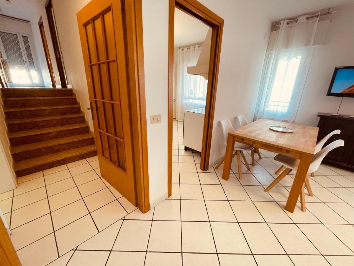 Family Apartment Piazza Milano - Jesolo Ngoại thất bức ảnh
