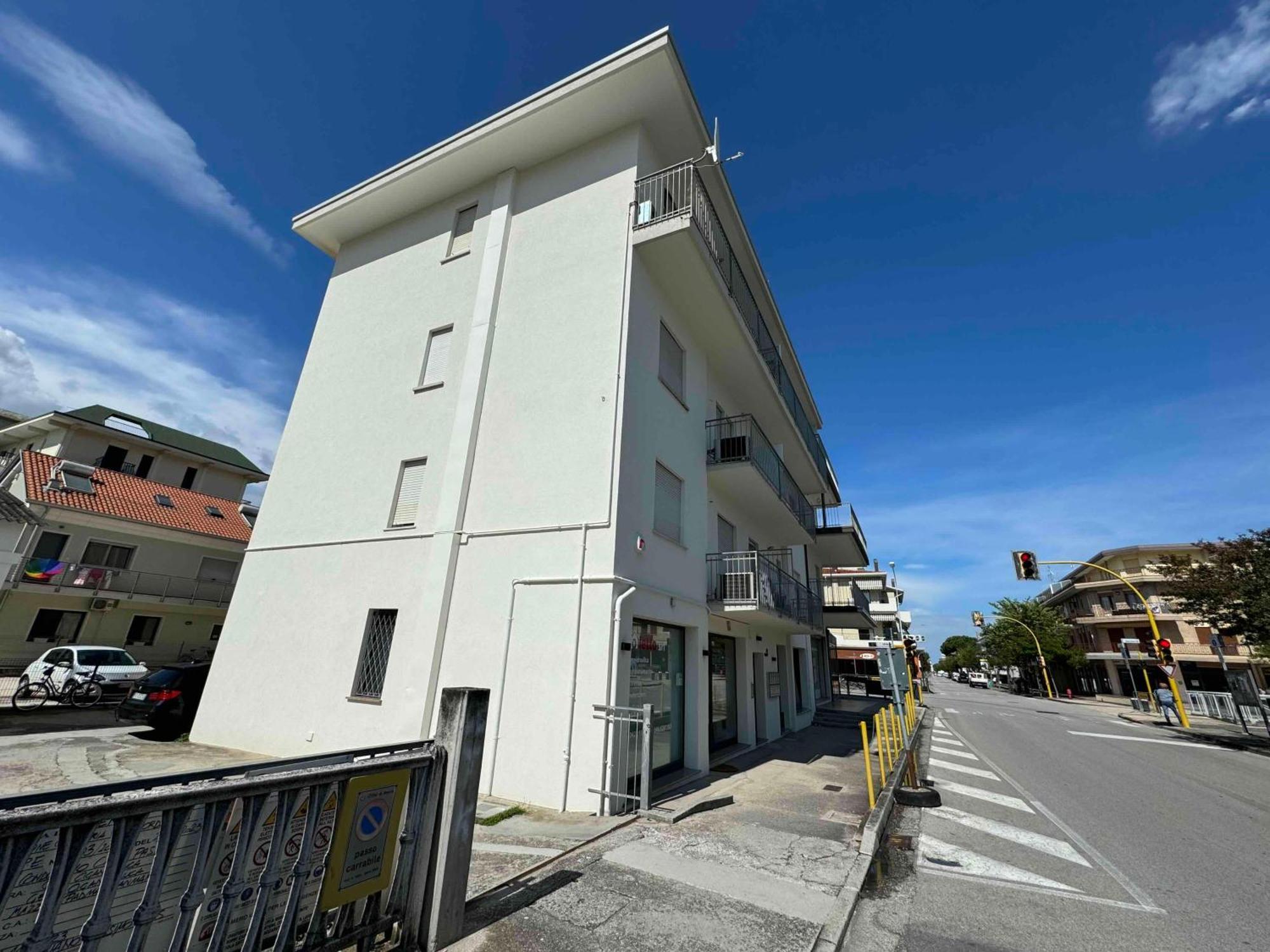 Family Apartment Piazza Milano - Jesolo Ngoại thất bức ảnh